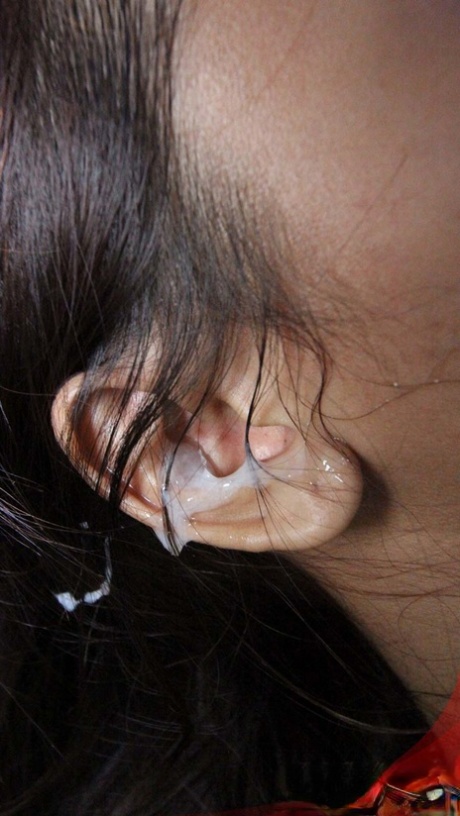 Filipino amateur Leena drips sperm from her ear after sex with a tourist