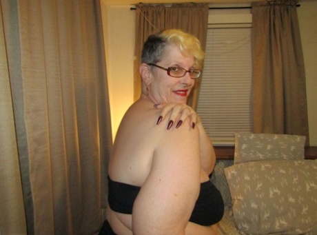 Fat nan Bunny Gram sucks a dick and grabs her huge ass before POV sex on a bed