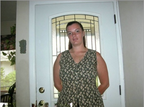 Plump over 30 schoolteacher shows her trimmed bush after baring big naturals
