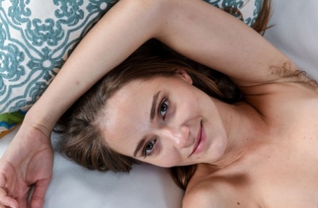 Solo model Kitten Coyote reveals her unshaven underarms and bush