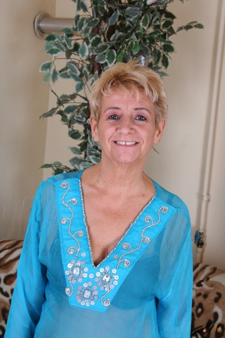 Mature Granny Pics
