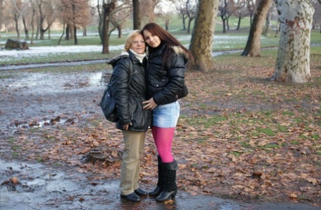 Old and young lesbians Frederica and Rashinda licking clit & pissing together