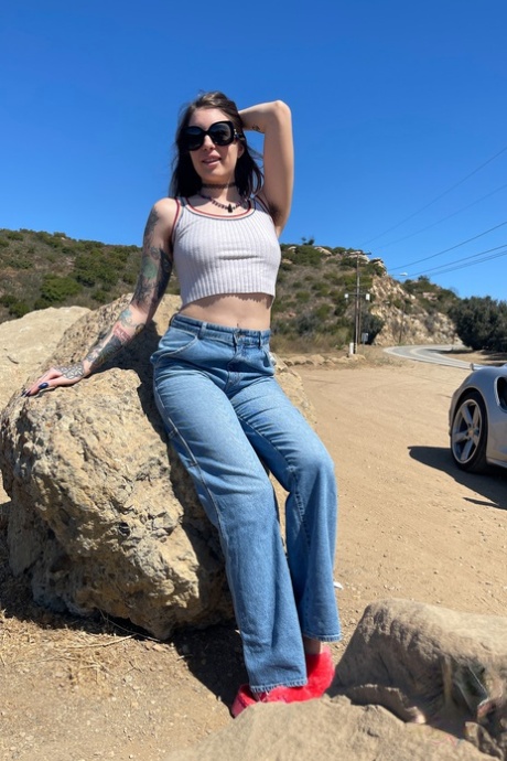 Inked Russian girlfriend Pearl Sage playing with her super hairy twat