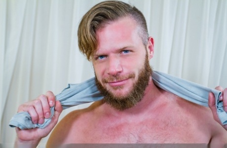 Gay hunk Brian Bonds enjoys hardcore anal sex with hung daddy Lance Charger