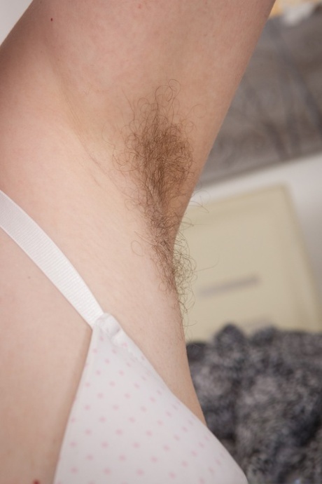 Chubby granny Romana Sweet unveils her natural tits & her old hairy pussy