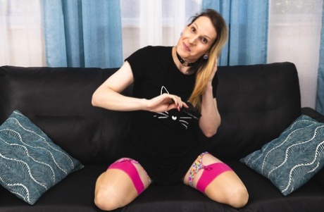 Femout XXX performed by Raelyn Snapdragon Naked Images