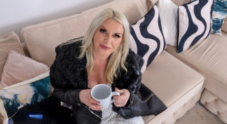 Mature NL performed by Onlyem34, Rockhardo Black Porn Pics